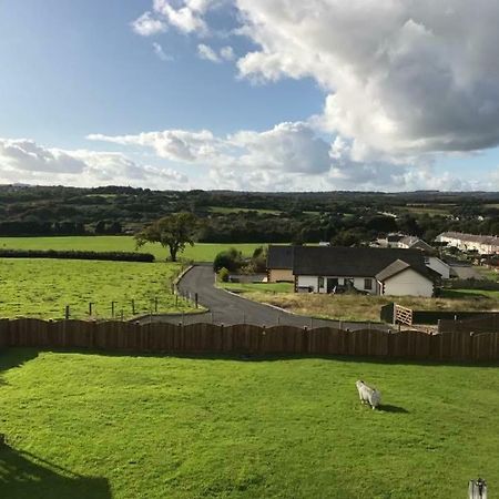 Valley View / Gwel Y Cwm Villa Ammanford Bagian luar foto