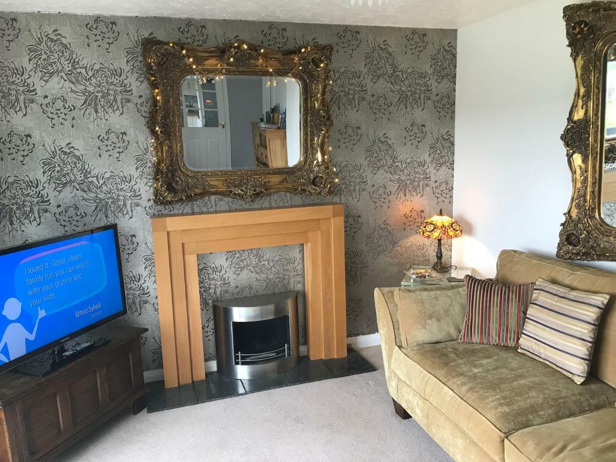 Valley View / Gwel Y Cwm Villa Ammanford Bagian luar foto