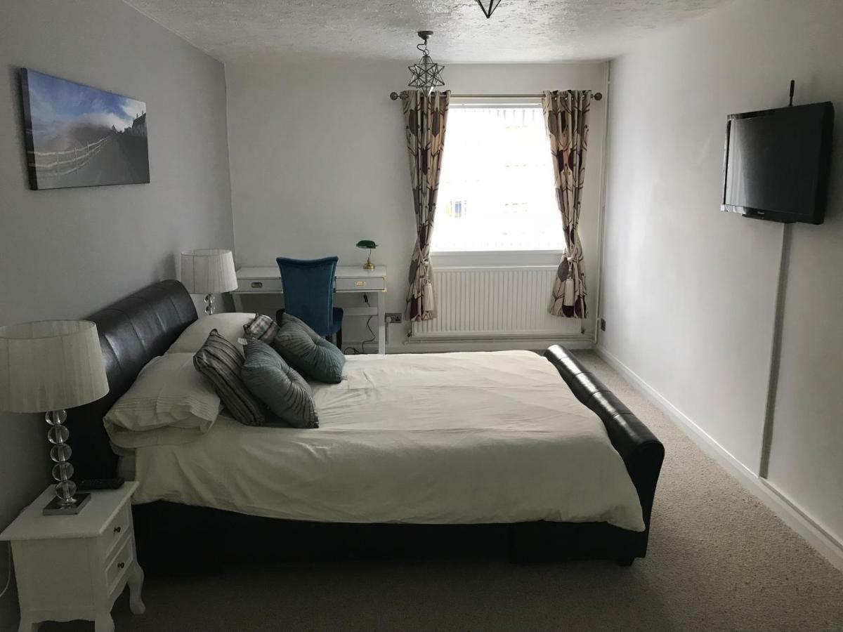 Valley View / Gwel Y Cwm Villa Ammanford Bagian luar foto