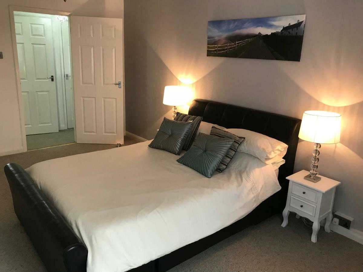 Valley View / Gwel Y Cwm Villa Ammanford Bagian luar foto